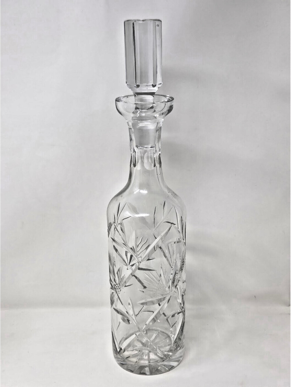 Tall Cut Crystal Decanter With Faceted Stopper Starburst Pattern Barware Glass